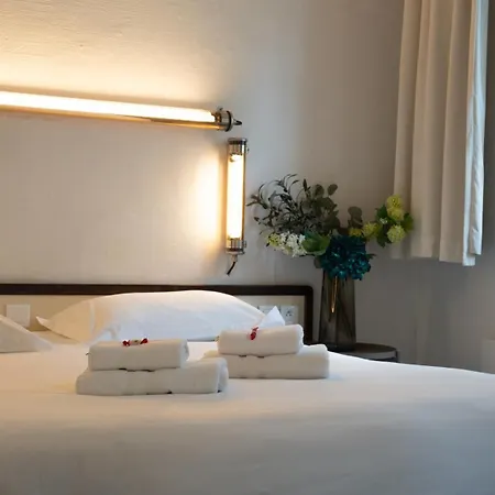 Szálloda Des Grands Hommes - Centre 2*